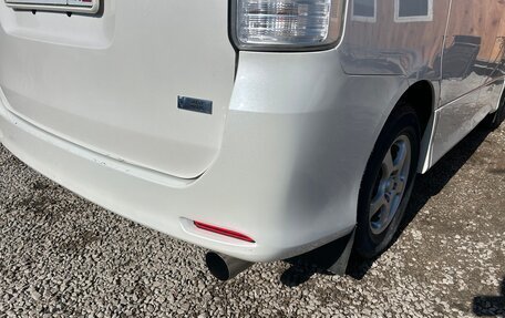 Toyota Voxy II, 2011 год, 1 650 000 рублей, 7 фотография