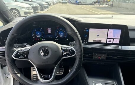 Volkswagen Golf VIII, 2022 год, 2 100 020 рублей, 15 фотография