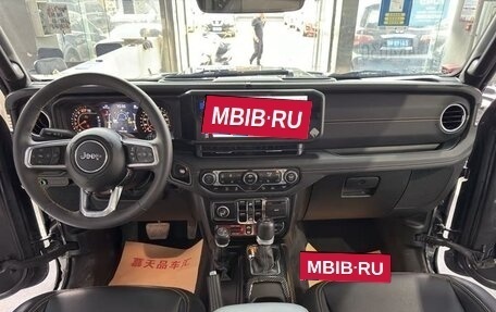 Jeep Wrangler, 2022 год, 4 100 020 рублей, 13 фотография