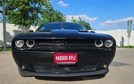 Dodge Challenger III рестайлинг 2, 2019 год, 4 000 000 рублей, 3 фотография
