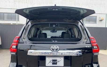 Toyota Land Cruiser Prado 150 рестайлинг 2, 2022 год, 2 541 000 рублей, 12 фотография
