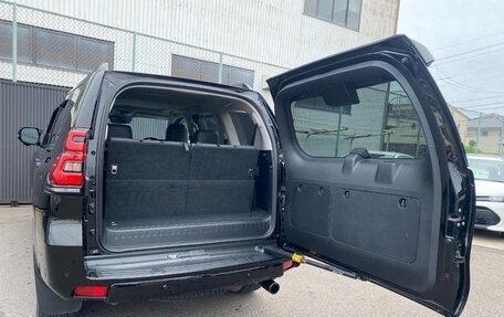 Toyota Land Cruiser Prado 150 рестайлинг 2, 2022 год, 2 541 000 рублей, 11 фотография
