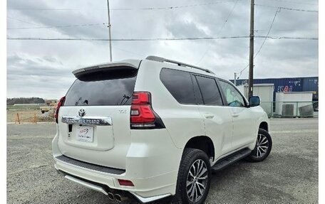 Toyota Land Cruiser Prado 150 рестайлинг 2, 2022 год, 2 523 000 рублей, 5 фотография