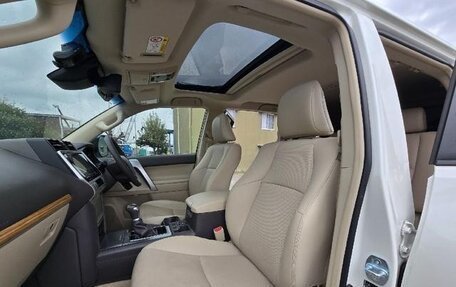Toyota Land Cruiser Prado 150 рестайлинг 2, 2022 год, 2 523 000 рублей, 12 фотография