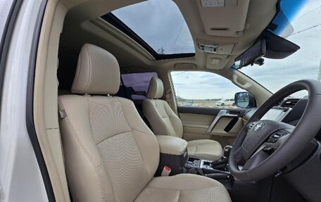 Toyota Land Cruiser Prado 150 рестайлинг 2, 2022 год, 2 523 000 рублей, 11 фотография