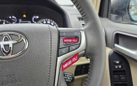 Toyota Land Cruiser Prado 150 рестайлинг 2, 2022 год, 2 523 000 рублей, 21 фотография