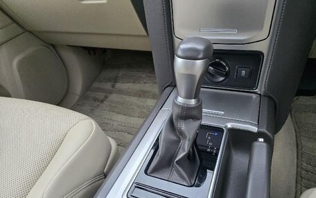 Toyota Land Cruiser Prado 150 рестайлинг 2, 2022 год, 2 523 000 рублей, 25 фотография