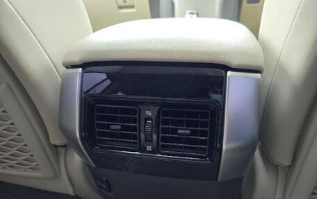 Toyota Land Cruiser Prado 150 рестайлинг 2, 2022 год, 2 523 000 рублей, 29 фотография