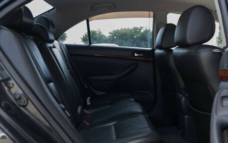 Toyota Avensis III рестайлинг, 2005 год, 799 000 рублей, 20 фотография