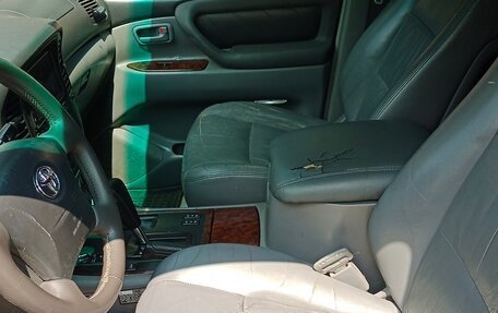 Toyota Land Cruiser 100 рестайлинг 2, 2002 год, 1 500 000 рублей, 12 фотография