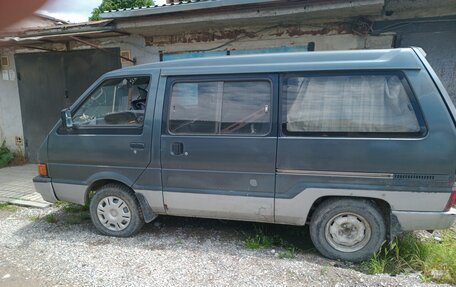 Nissan Largo III (W30), 1987 год, 110 000 рублей, 1 фотография