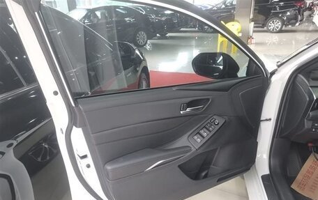 Toyota Avalon, 2022 год, 2 650 000 рублей, 18 фотография