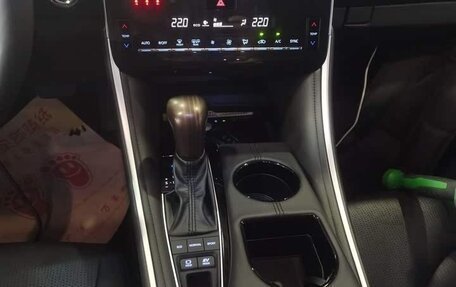 Toyota Avalon, 2022 год, 2 650 000 рублей, 24 фотография