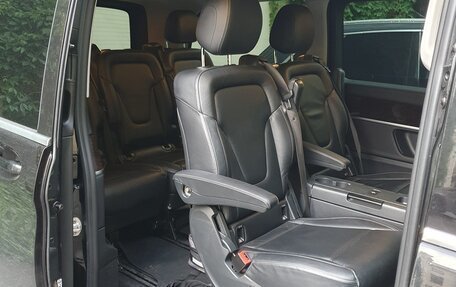 Mercedes-Benz V-Класс, 2017 год, 4 140 000 рублей, 6 фотография