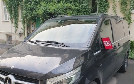 Mercedes-Benz V-Класс, 2017 год, 4 140 000 рублей, 2 фотография
