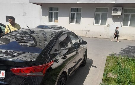 Hyundai Solaris II рестайлинг, 2018 год, 1 300 000 рублей, 4 фотография