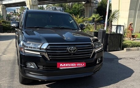 Toyota Land Cruiser 200, 2018 год, 7 270 000 рублей, 2 фотография