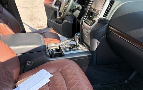Toyota Land Cruiser 200, 2018 год, 7 270 000 рублей, 8 фотография