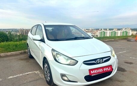 Hyundai Solaris II рестайлинг, 2012 год, 570 000 рублей, 4 фотография