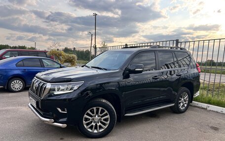 Toyota Land Cruiser Prado 150 рестайлинг 2, 2019 год, 5 000 000 рублей, 3 фотография