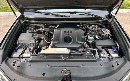 Toyota Land Cruiser Prado 150 рестайлинг 2, 2019 год, 5 000 000 рублей, 12 фотография