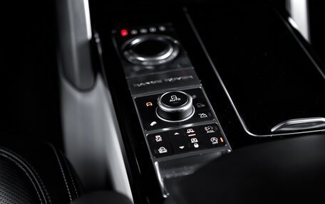 Land Rover Range Rover IV рестайлинг, 2016 год, 4 490 000 рублей, 25 фотография