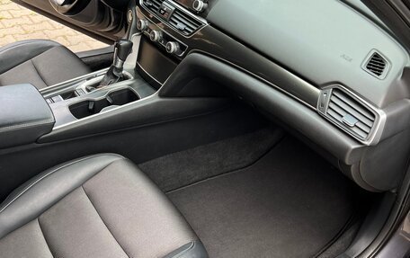 Honda Accord IX рестайлинг, 2018 год, 1 990 000 рублей, 11 фотография