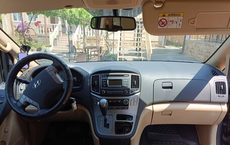 Hyundai H-1 II рестайлинг, 2021 год, 3 500 000 рублей, 2 фотография