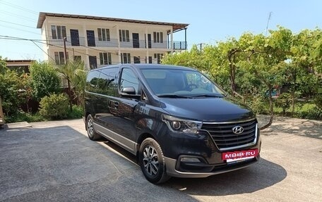 Hyundai H-1 II рестайлинг, 2021 год, 3 500 000 рублей, 12 фотография