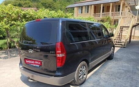Hyundai H-1 II рестайлинг, 2021 год, 3 500 000 рублей, 11 фотография