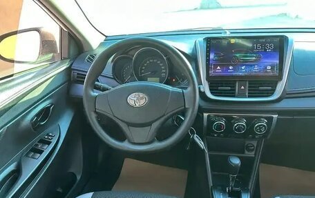 Toyota Yaris XP150 рестайлинг, 2020 год, 1 210 000 рублей, 19 фотография