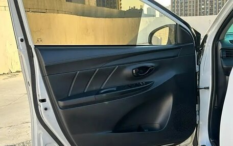Toyota Yaris XP150 рестайлинг, 2020 год, 1 210 000 рублей, 31 фотография