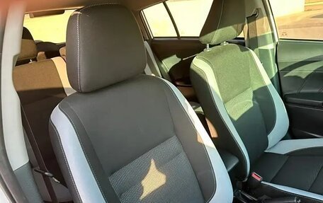 Toyota Yaris XP150 рестайлинг, 2020 год, 1 210 000 рублей, 32 фотография