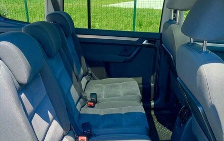Volkswagen Touran III, 2011 год, 1 220 000 рублей, 3 фотография