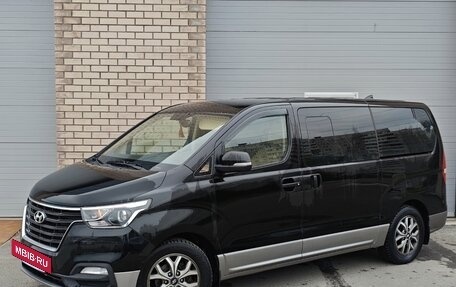 Hyundai H-1 II рестайлинг, 2019 год, 2 639 000 рублей, 3 фотография