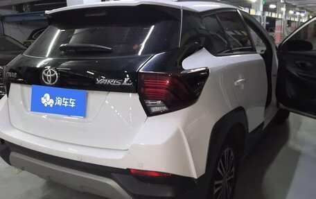 Toyota Yaris XP150 рестайлинг, 2021 год, 1 220 000 рублей, 3 фотография