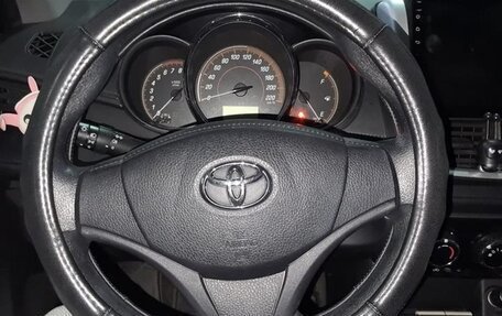 Toyota Yaris XP150 рестайлинг, 2021 год, 1 220 000 рублей, 7 фотография