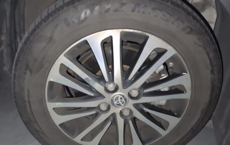 Toyota Yaris XP150 рестайлинг, 2021 год, 1 220 000 рублей, 13 фотография