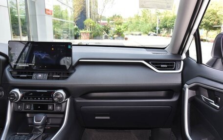 Toyota RAV4, 2025 год, 3 310 999 рублей, 11 фотография