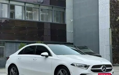 Mercedes-Benz A-Класс, 2020 год, 1 810 000 рублей, 3 фотография