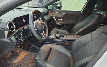 Mercedes-Benz A-Класс, 2020 год, 1 830 000 рублей, 13 фотография