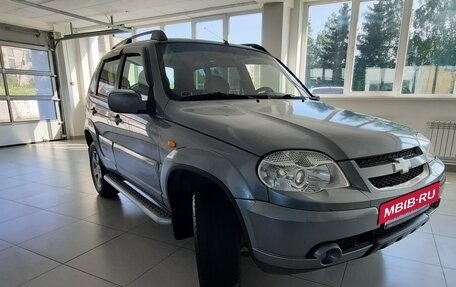 Chevrolet Niva I рестайлинг, 2010 год, 420 000 рублей, 3 фотография