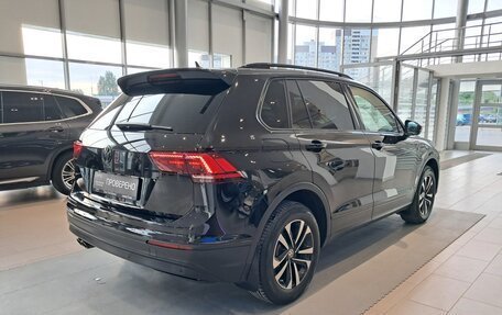 Volkswagen Tiguan II, 2019 год, 2 989 000 рублей, 6 фотография