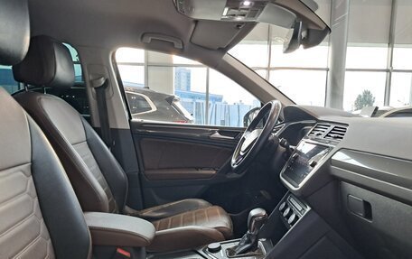 Volkswagen Tiguan II, 2019 год, 2 989 000 рублей, 13 фотография