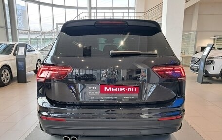 Volkswagen Tiguan II, 2019 год, 2 989 000 рублей, 7 фотография