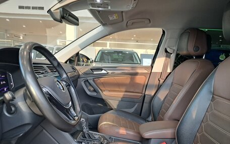Volkswagen Tiguan II, 2019 год, 2 989 000 рублей, 20 фотография