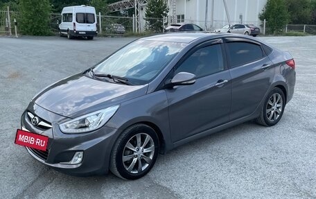 Hyundai Solaris II рестайлинг, 2013 год, 700 000 рублей, 5 фотография