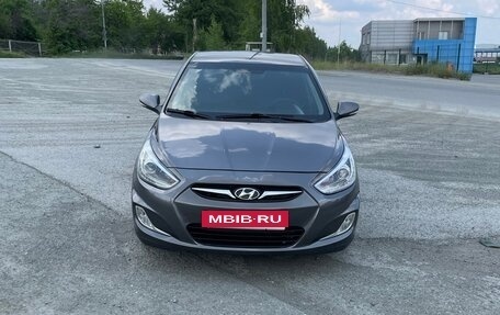 Hyundai Solaris II рестайлинг, 2013 год, 700 000 рублей, 4 фотография