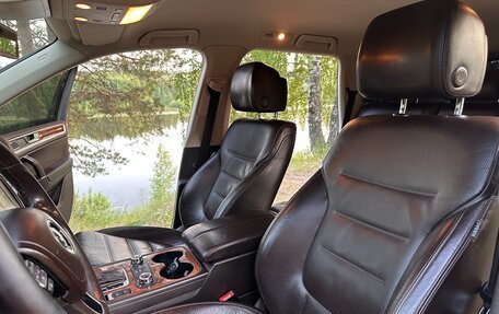 Volkswagen Touareg III, 2011 год, 2 500 000 рублей, 14 фотография