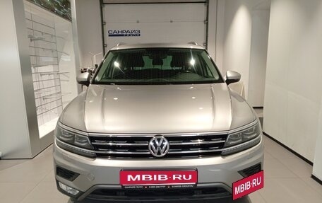 Volkswagen Tiguan II, 2017 год, 2 369 000 рублей, 2 фотография